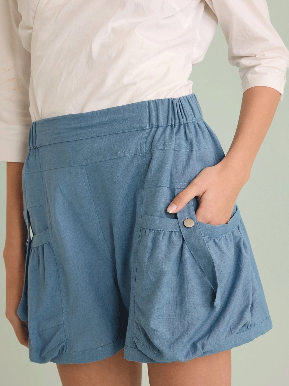 Bohera Blue Elastic-Waist Cargo Cotton Shorts with Button-Tab Pockets Size M NWT